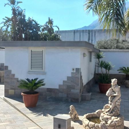 Villa Annamaria Carini Exteriör bild